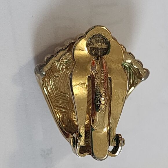 Vintage Givenchy Paris New York Fan Shell Design Clip Earrings Gold Tone Signed - Picture 8 of 14